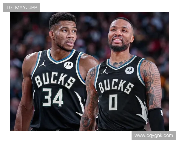 老友重聚利拉德与字母哥兄弟情深热聊共叙昔日辉煌时光 老友重聚利拉德与字母哥兄弟情深热聊共叙昔日辉煌时光